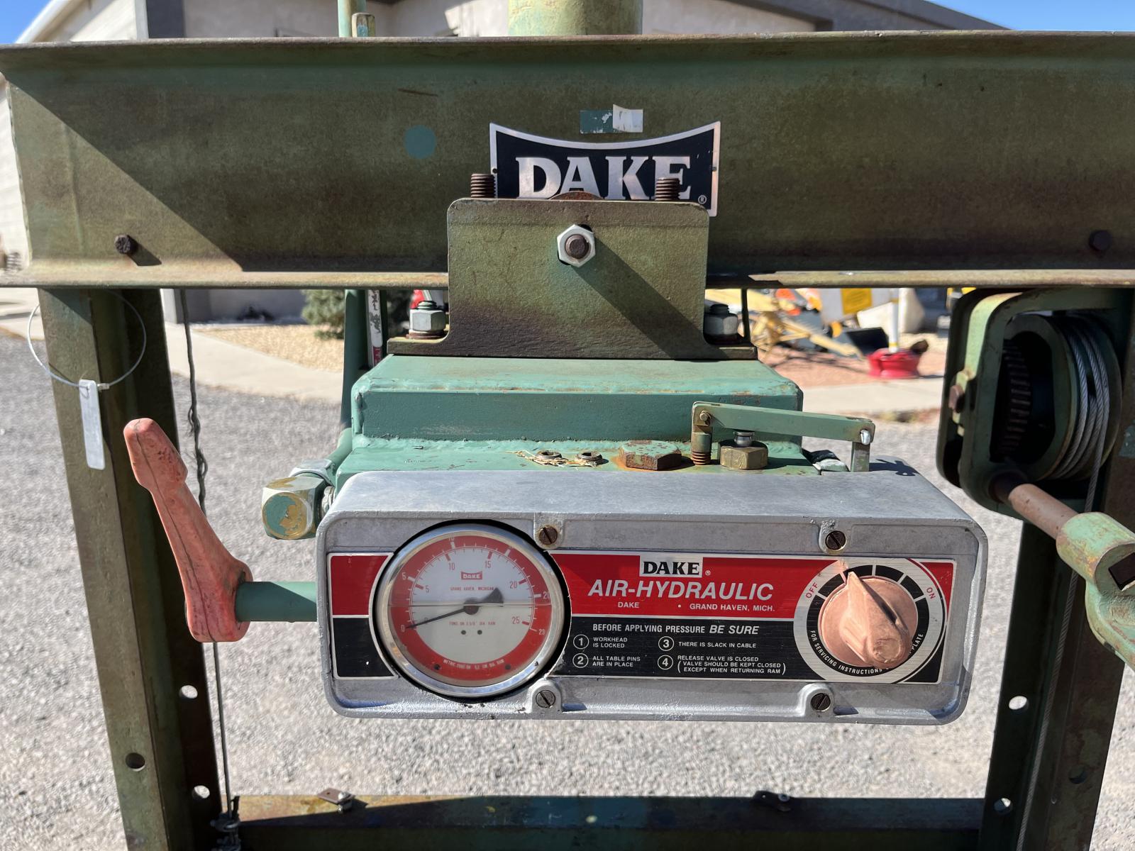 ./imagenes/INVOICE/2019/17892/PRENSA HIDRAULICA DAKE (5).JPG